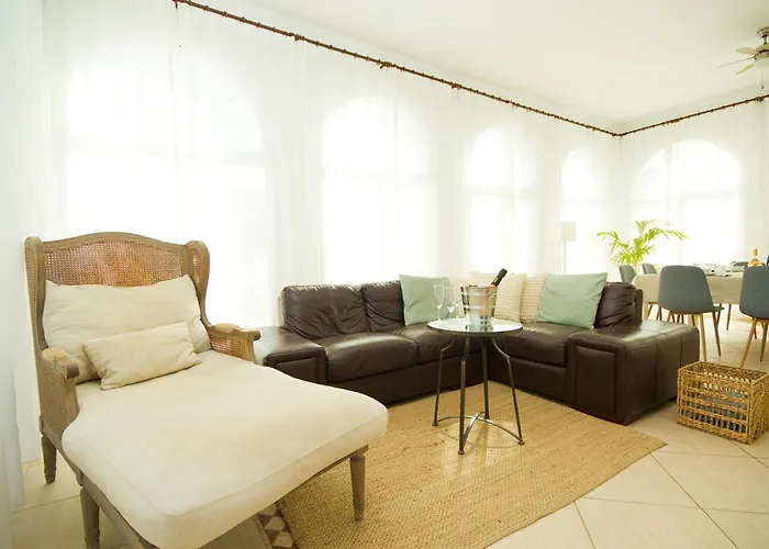 Casa Alba - By Az Tías