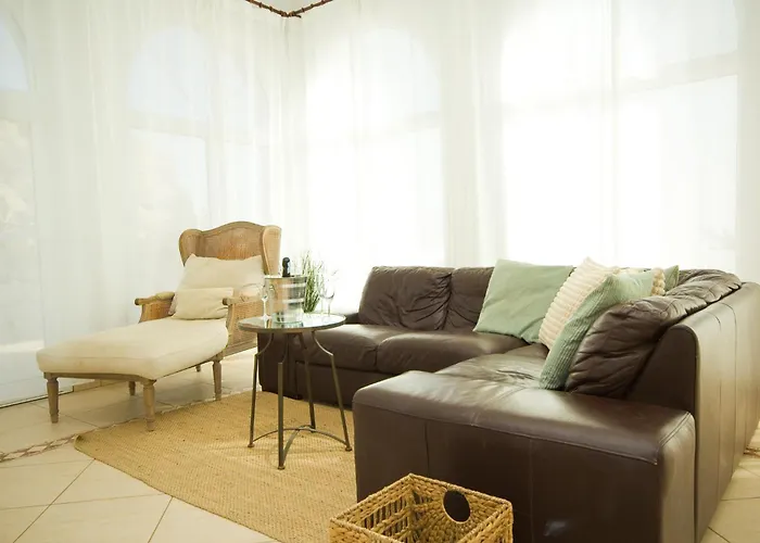 Casa Alba - By Az Willa *