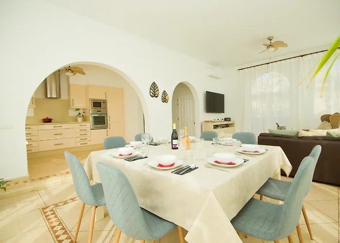 Casa Alba - By Az Willa *