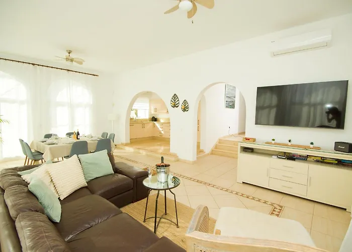 Casa Alba - By Az Tías